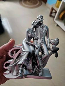 Romantic Couple Showpiece