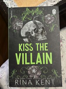 Kiss the Villain - Rina Kent