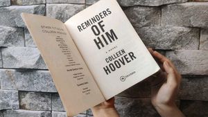 NOVEL - Reminders of HIM
