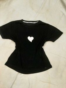 Cute Heart Graphic Black Tee