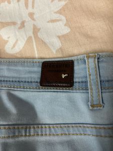 Madame Light Wash Split Hem Jeans