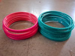 thread  morphakhi and pink bangles.