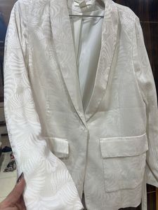 Elegant White Textured Blazer