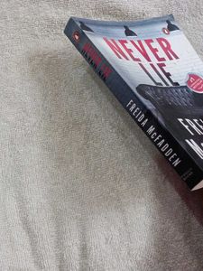 Never Lie by Freida McFadden