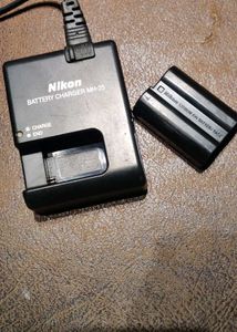 Nikon MH-25 Battery Charger & Batter