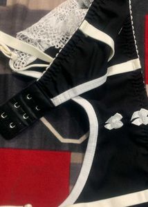 Black with White Gatter