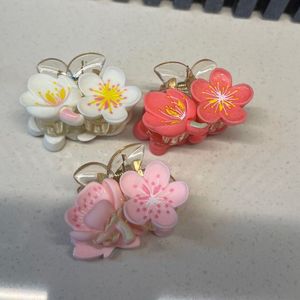 Cute small Flower Hair Claw Clips