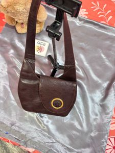 OZOAND AUSTRALIA Vintage Maroon Leather Shoulder B