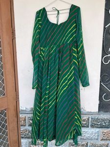 Green lahriya kurta With dupatta