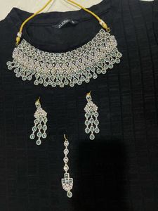Stunning Emerald & Diamond Necklace Set