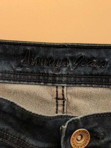 Dark Wash Capri Jeans