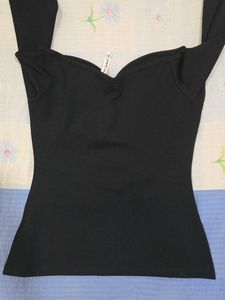 Chic Black Off-Shoulder Long Sleeve Top