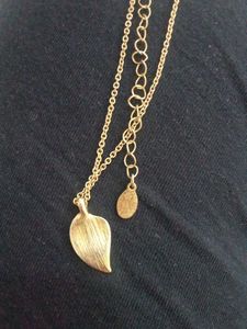 vintage aldo Leaf Pendant Necklace