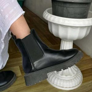 Black Chunky Chelsea Boots