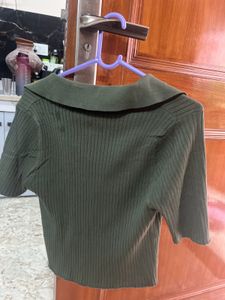 Olive Green Ribbed Collared Crop Top🟢
