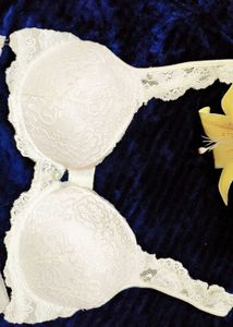 Very Fancy Sexy And Embroidery Bra With Penty