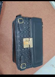 Chic Black Textured Crossbody Bag