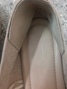 Stylish Women's Loafers with Chain Accent
