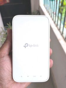 TP-Link RE300 AC1200 Mesh Wi-Fi Range Extender