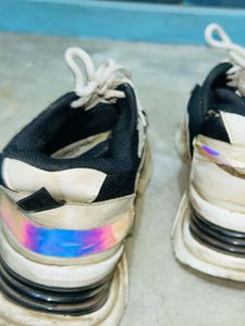 black n white stylish sneakers for women