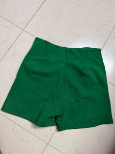 Emerald Green Buttoned Shorts