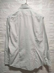 H&amp;M Men's Classic Fit Dress Shirt