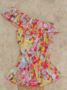 Flowy Floral One-Shoulder Top