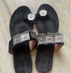 April Sale Price 🔥 Women Flats