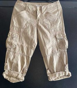 Aeropostale Beige Cargo Capri Pants