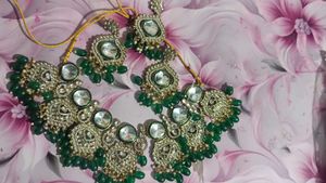 Elegant Kundan Jewelry Set