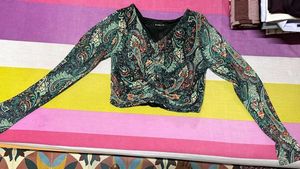 Stylish Paisley Print Crop Top