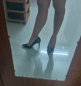 PRICE DROP Black Classic Shoes Heels