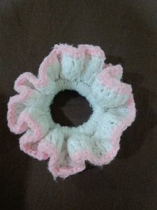 Handmade Crochet Scrunchie Babypink &amp; White