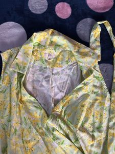 Floral Print Sleeveless wrap top