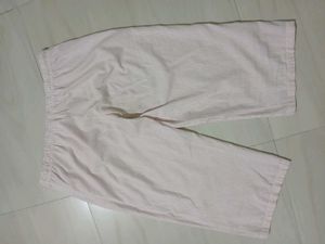 🎀 Uniqlo Pink and white stripped bottom wear
