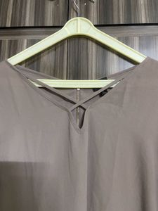 Stylish Beige V-Neck Criss-Cross Top