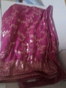 Elegant Pink Saree with Gold Motifs