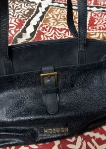 Chic Black Leather Handbag