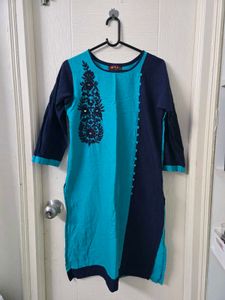 Stylish Blue Embroidered Kurta