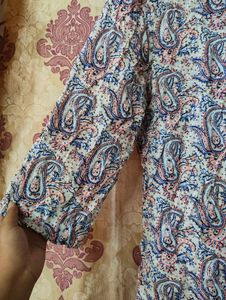 Chic Paisley Print V-Neck Top