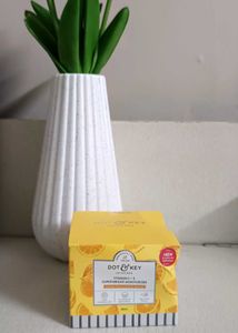 💛 Dot & Key Vitamin C+ E Mosuturizer 💛