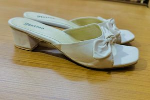 Chic Bow Slip-On Sandals