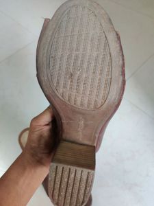 Brand- Hush puppies