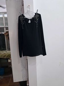 pair combo of tops and jegging