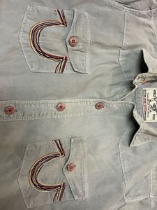 TRUE RELIGION SHIRT EMBROIDERY ON POCKETS