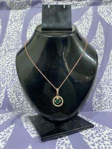 Elegant Teardrop Pendant Necklace