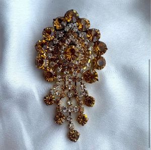 Artificial Diamond ♦️ Brooch