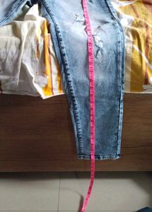 Men's Distressed Blue Jeans