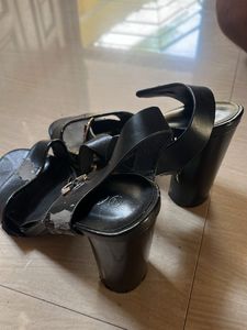 Chic Black Platform Heels