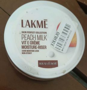 Lakme Peach Milk Vit E Creme